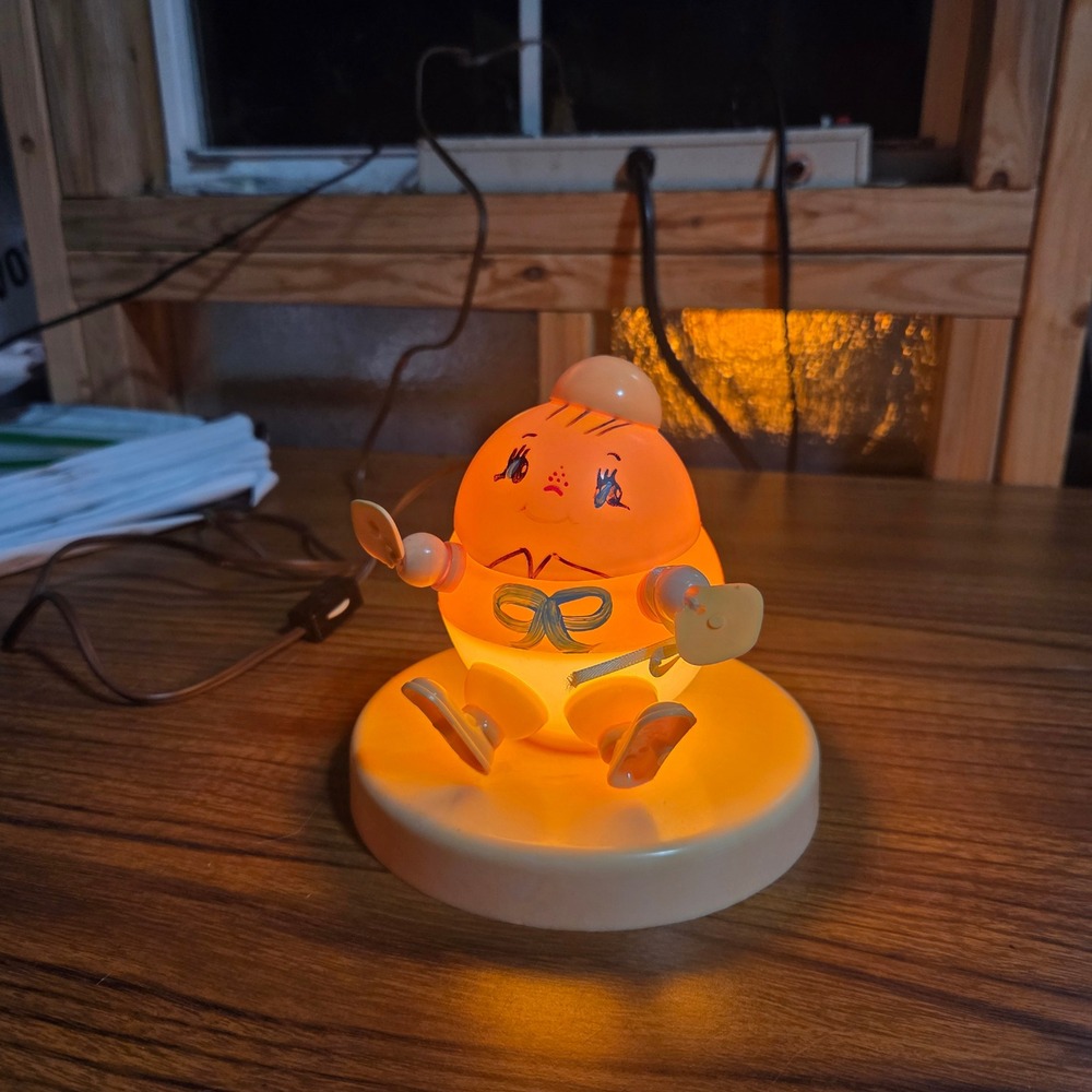 Vintage Humpty Dumpty Nursery Night Light Lamp Mid Century Kitsch Yellow 6.5"
